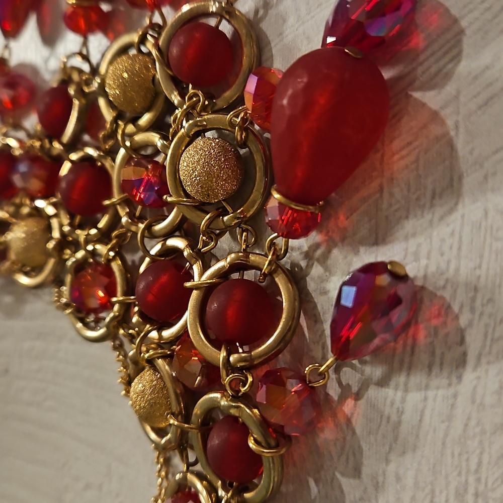 Red Aurora Borealis crystals matte red metallic gold bib necklace gold tone - Picture 7 of 8